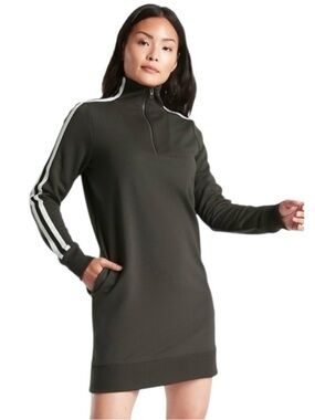 Athleta Circa Track Sweatshirt
Dress Medium